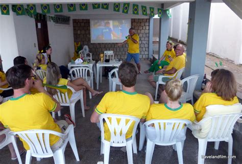 Thermo drapeau foot triangle brésil. Le parfait look vert et jaune pour la Coupe du Monde au Brésil