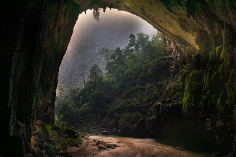 Entrance To Third Largest Cave In The World Pics