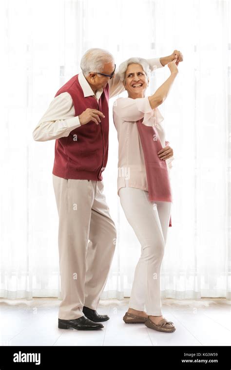 Seniors Dancing Hi Res Stock Photography And Images Alamy