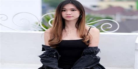 Shelly Ceyii Biodata Profil Fakta Umur Agama Pacar Karier My XXX Hot Girl