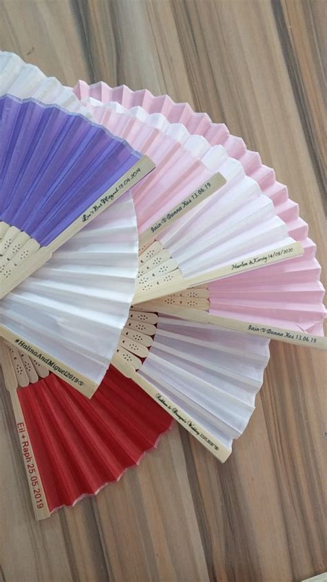 Wholesale wedding gift products from a one of the uk's leading gift wholesalers. bespoke bulk hand fans wholesale hand fans for wedding ...