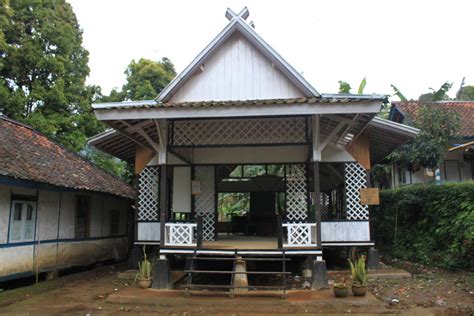 Rumah Adat Capit Gunting