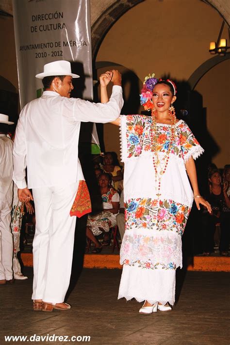 El Mundo De La Danza La Jarana Yucateca Vestidos Tipicos Mexicanos