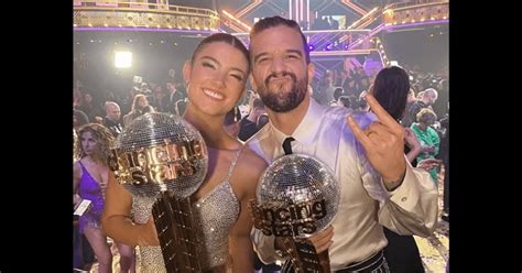 Dwts Season 31 Finale Charli D Amelio And Mark Ballas Win Mirrorball Trophy Fans Divided