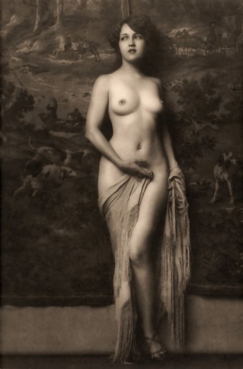 Vintage Nude Women Art