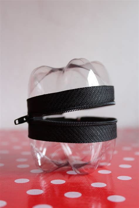 Schon früh bin ich deshalb auf die flaschenmethode gestoßen, die im netz in verschiedenen foren auf verschiedene art beschrieben wird. DIY: PET-Flaschen-Upcycling | ars vera(e) - DIY-Blog für ...