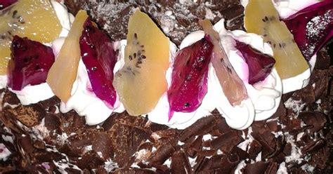 Kue tart ulang tahun yang satu ini meskipun sederhana namun begitu cantik dan manis. 110 resep kue ultah topping buah enak dan sederhana - Cookpad