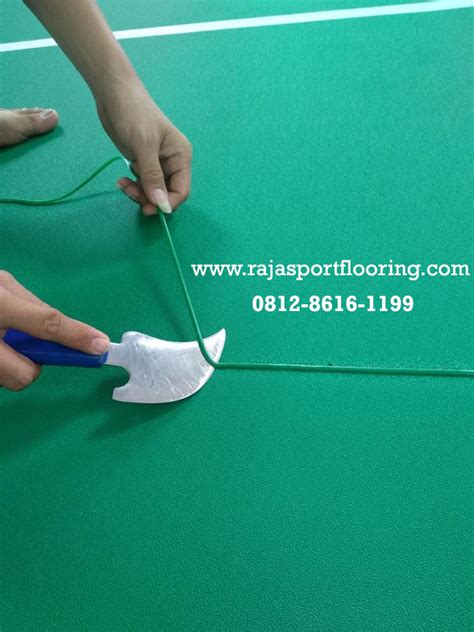 Rumput sintetis biasanya umum digunakan untuk pelapis lantai lapangan futsal atau pada bidang olahraga lainnya. Jasa pemasangan karpet Bulutangkis / Badminton Telp/ WA ...