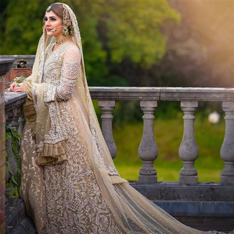 Beautiful Actress Kubra Khan Latest Bridal Photoshoot 18th September