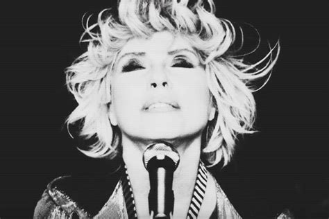 VidÉo Blondie Séclate Dans Le Clip De Fun