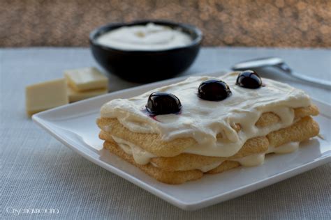 Tiramisu 39 con i pavesini per 6 persone. Tiramisù con cioccolato bianco e amarene