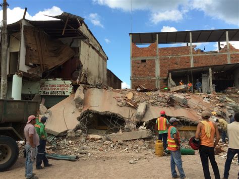 Von einer sekunde auf die andere fallen dann häuser ein und straßen werden aufgerissen. Spenden: Erdbeben Ecuador. Aktion Deutschland Hilft