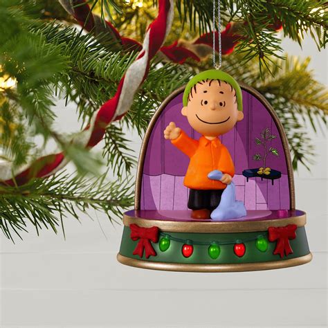 Hallmark Keepsake Christmas Ornament 2018 Year Dated Peanuts A Charlie
