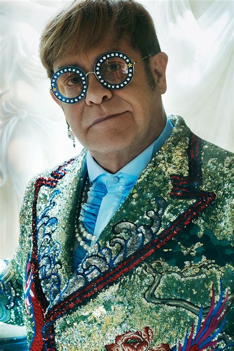 Cuộc gặp gỡ thú vị giữa Elton John và nhà thiết kế Alessandro Michele
