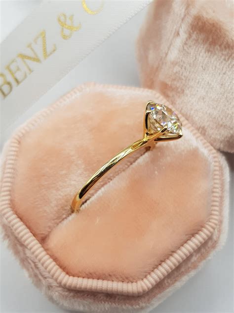 2 Carat Round Brilliant Cut Diamond Engagement Ring In Yellow Gold