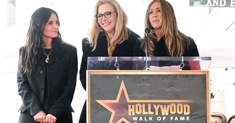 Jennifer Aniston And Lisa Kudrow Celebrate Courtney Cox With Speech