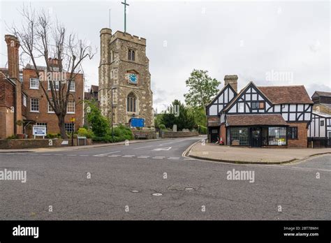 Pinner High St Hi Res Stock Photography And Images Alamy