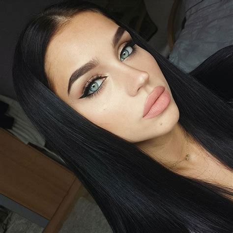 Instagram Photo By Yuliamia • Jun 12 2016 At 942am Utc Dark Hair Makeup Black Hair Green