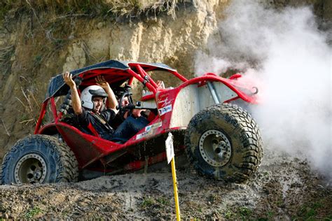 In Pictures Extreme 4x4 Challenge Draws Hundreds To Turakina Farm Nz Herald