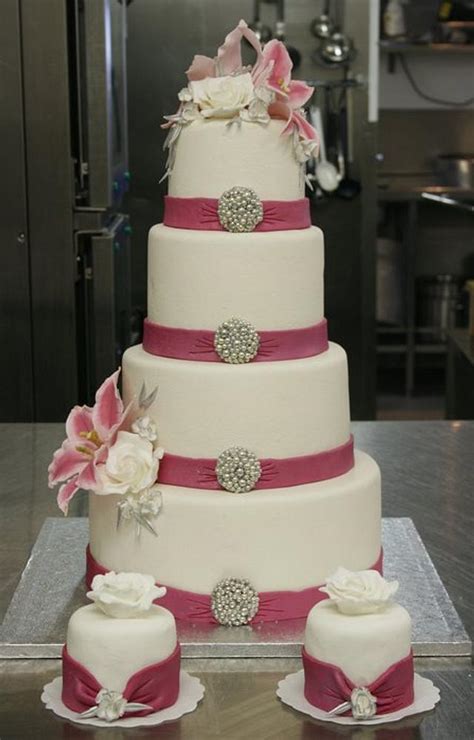 Weddingcake Cake By Sannas Tårtor Cakesdecor