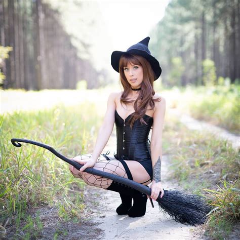 Cosplay Galleries Featuring Halloween Witch By Jeanniecosplay
