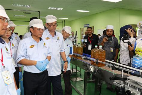 Harga minyak ron95 naik subsidi kerajaan dikurangkan bermula 2 oktober 2014. Sabah Lancar Minyak Masak Keluaran Tempatan Jenama BESS ...