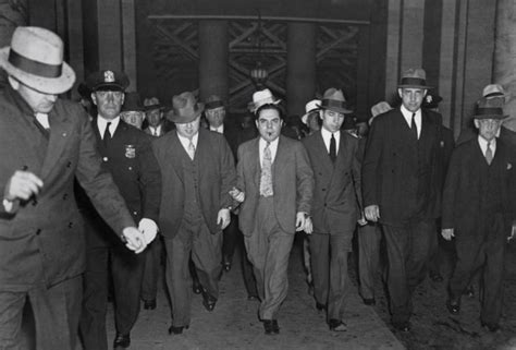 Historical Photos Of Gangsters In America 27 Pics