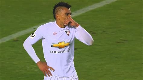 Unbelievable Penalty Fail Jonathan Lvez Blows Ldu Chances In Copa