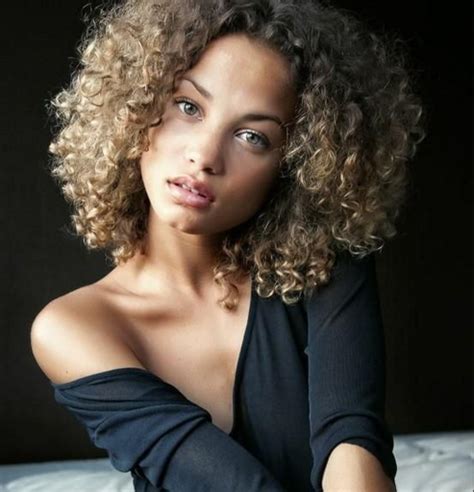 The rest of the hair may be straight, curly, or anything having two ringlets only does not qualify a hairstyle as ojou ringlets. 19 Short-to-Medium Cuts for Curly and Wavy Hair 2017 ...