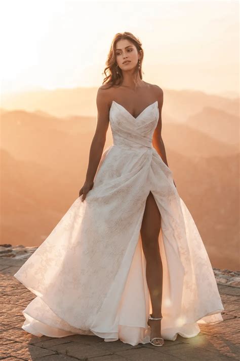 Allure Bridals Modern Bride