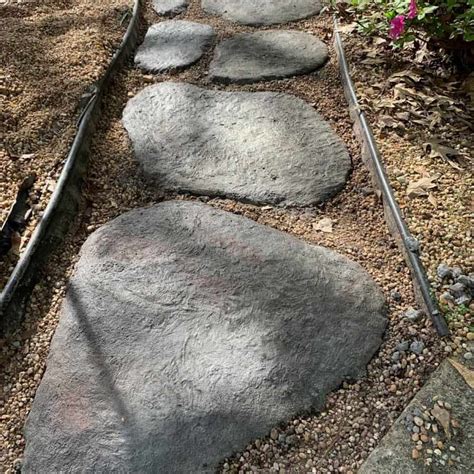 Diy Concrete Stepping Stones That Look Natural Artsy Pretty Plants