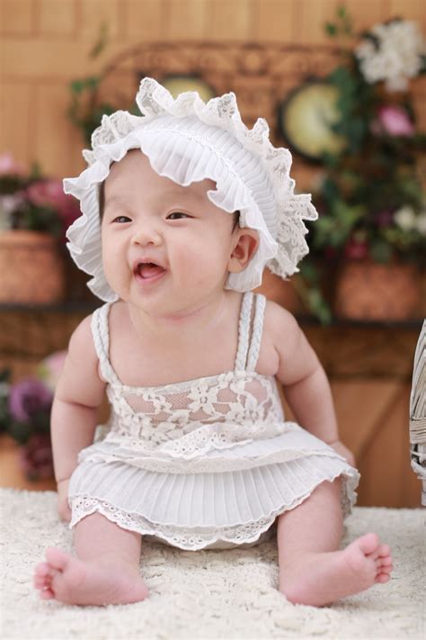 Fotos gratis persona niña flor linda niño ropa rosado novia bebé sonriente vestir