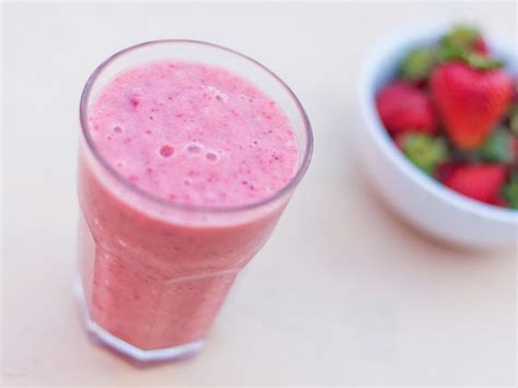 Strawberry Milkshake Recipe And Nutrition Eat This Much