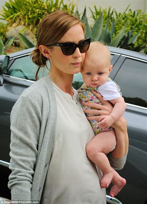 Emily blunt official facebook page. Emily Blunt and daughter Hazel arrive at Jimmy Kimmel's ...