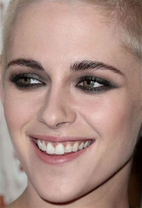 Close Up Of Kristen Stewart At The 2017 Los Angeles Premiere Of