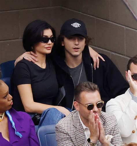 Kylie Jenner And New Boyfriend Timoth E Chalamet Share Kiss And Are All Over Each Other In New