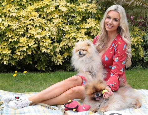 Pet Lover Rosanna Davison Shows Off Pomeranians Ted And Leo At Natural