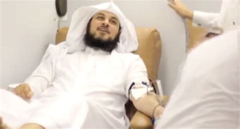 كشفت زوجة الفنان خالد سامي، عن تطورات الحالة الصحية للممثل الذي يتواجد حاليًا بمجمع الملك عبدالله الطبي بجدة. بالفيديو... الشيخ العريفي يدعو للممثل خالد سامي بالمغفرة ...