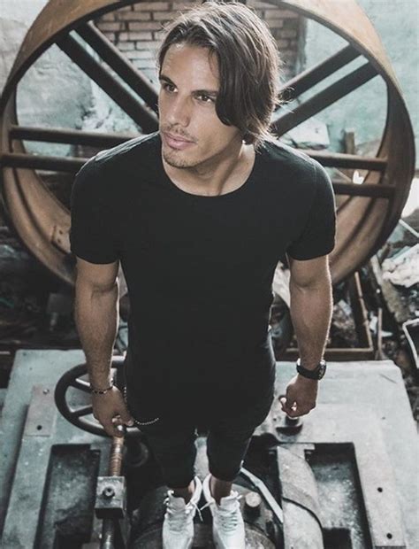Before leading his teammates in wild celebrations. Yann Sommer Und Freundin