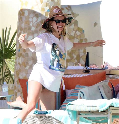 Behati Prinsloo Upskirt Continues Her Idyllic Vacations In Los Cabos