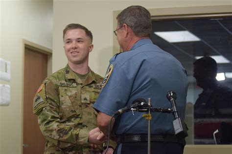 Photos Gwinnett Police Chief Recognizes Army Recruiters Who Saved Gun
