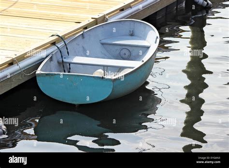 Boat Tied To Dock Stock Photos & Boat Tied To Dock Stock Images - Alamy