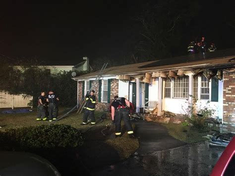 West Ashley Fire Leaves 2 Residents Displaced