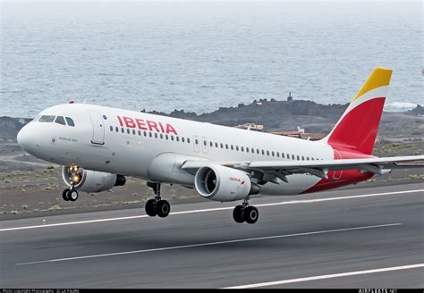 Iberia Airbus A320 Ec Lxq Photo 13095 Airfleets Aviation