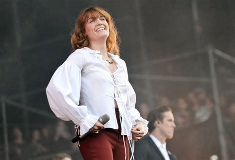 Florence The Machine To Replace Foo Fighters At Glastonbury Festival New York Daily News