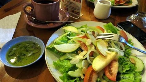 Maybe you would like to learn more about one of these? 4 Tips Makan Malam Sehat dan Kenyang yang Perlu Kamu Terapkan
