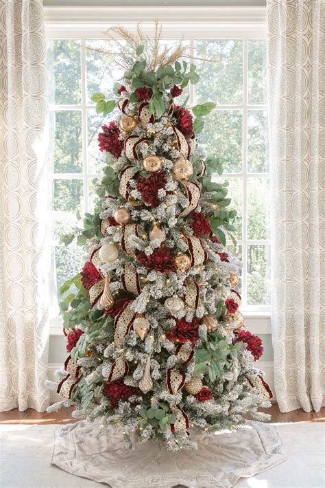 One Elegant Christmas Tree Decorated Two Ways Bluegraygal