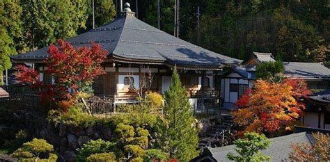 6 hong kong capsule hotels. Unique hotel in Japan | Shukubo Koyasan Eko-in Temple | Mostuniquehotels.com