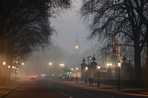 Uk Flights Cancelled Due To Thick Early Morning Fog