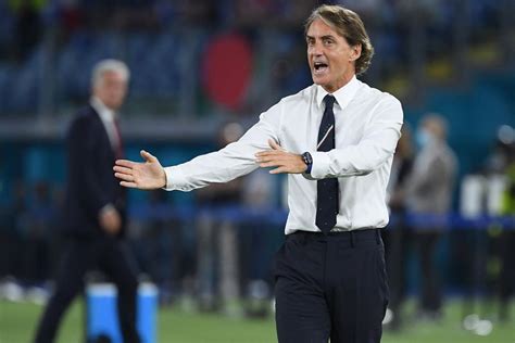 Le sélectionneur de l'équipe d'italie a déclaré, dimanche, qu'il ne voyait pas d'objection à ce que l'euro soit reporté de 2020 à 2021 en raison de la pandémie de coronavirus. Roberto Mancini's Italy send another warning shot and ...